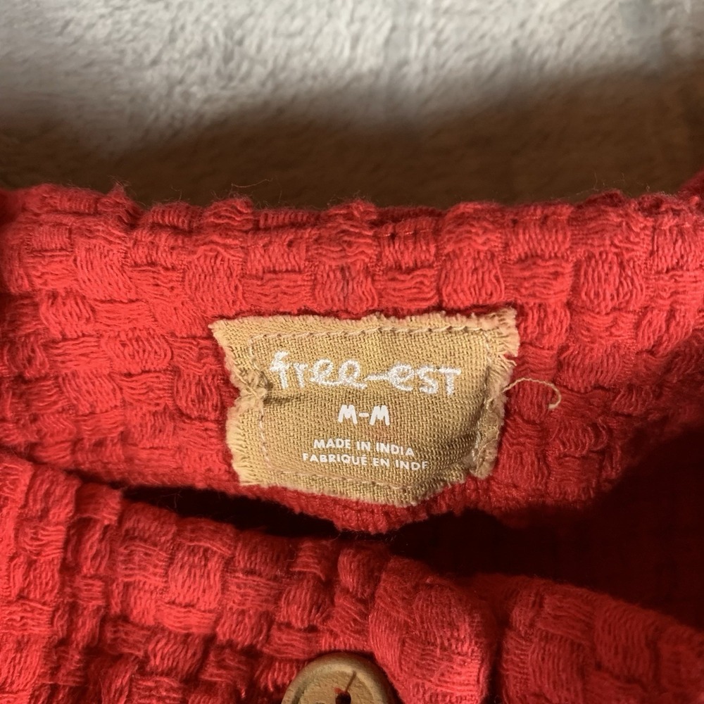 Free People Free-est Women's Button Up Vest Cardigan M Talking‎ Roses Red Weave - Picture 3 of 8